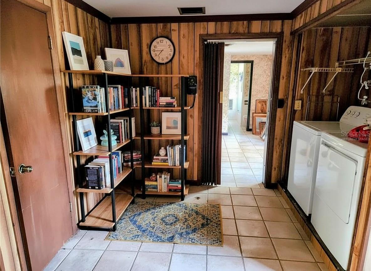 SOUTH VENICE - Residential