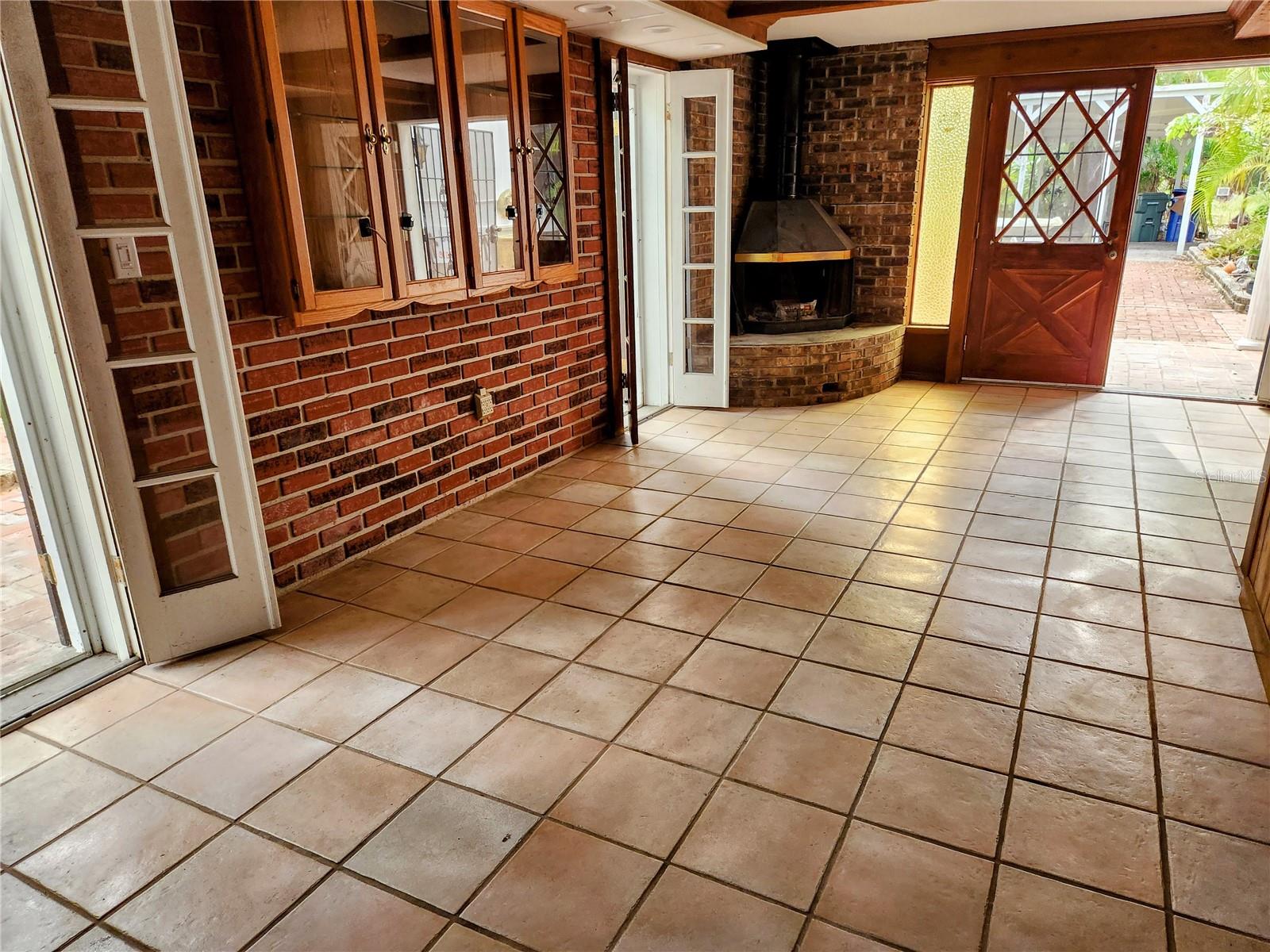 SOUTH VENICE - Residential