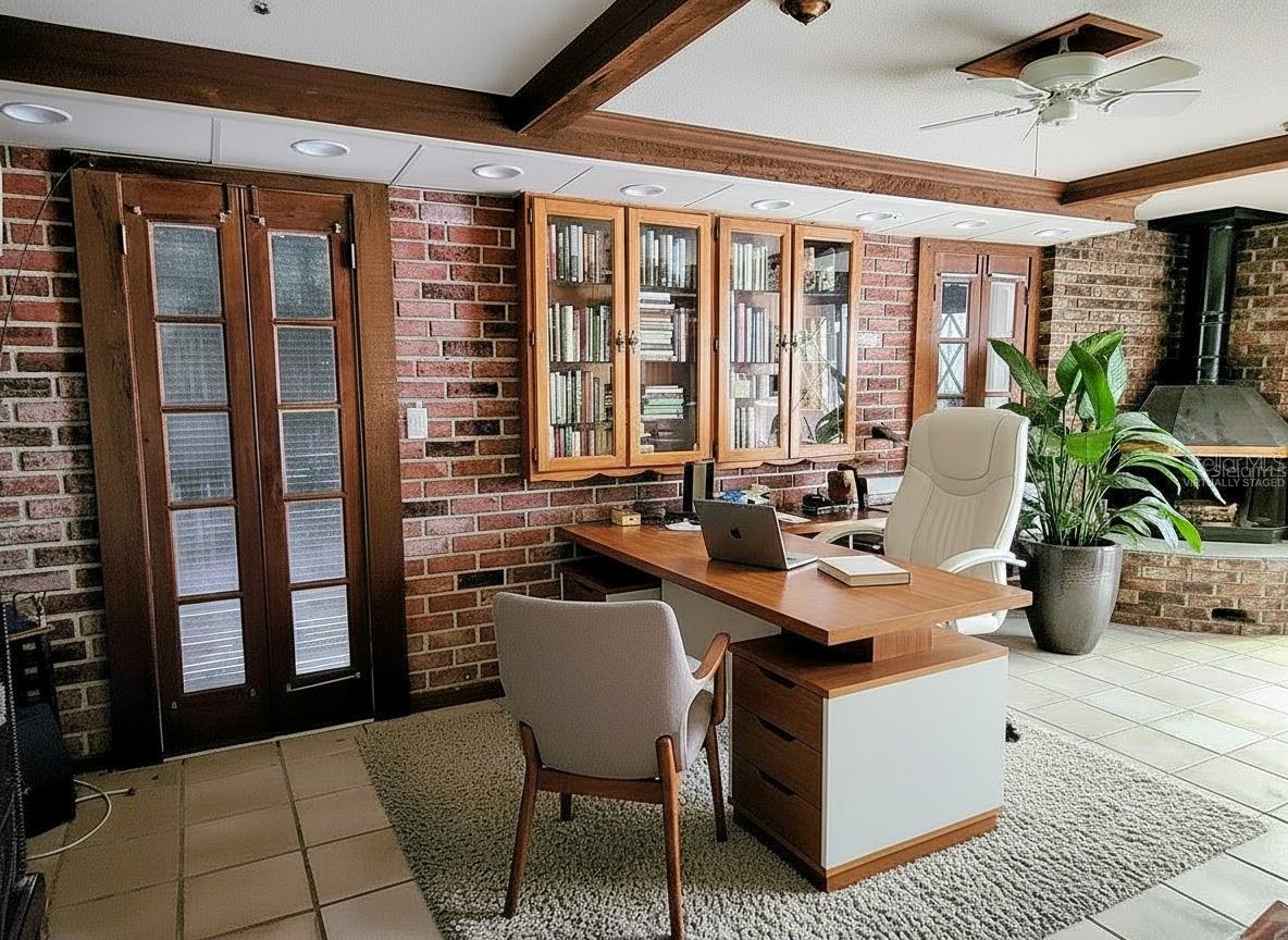 SOUTH VENICE - Residential