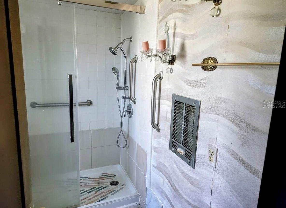 SOUTH VENICE - Residential