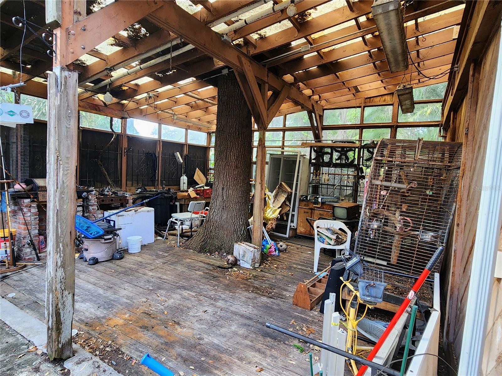 SOUTH VENICE - Residential