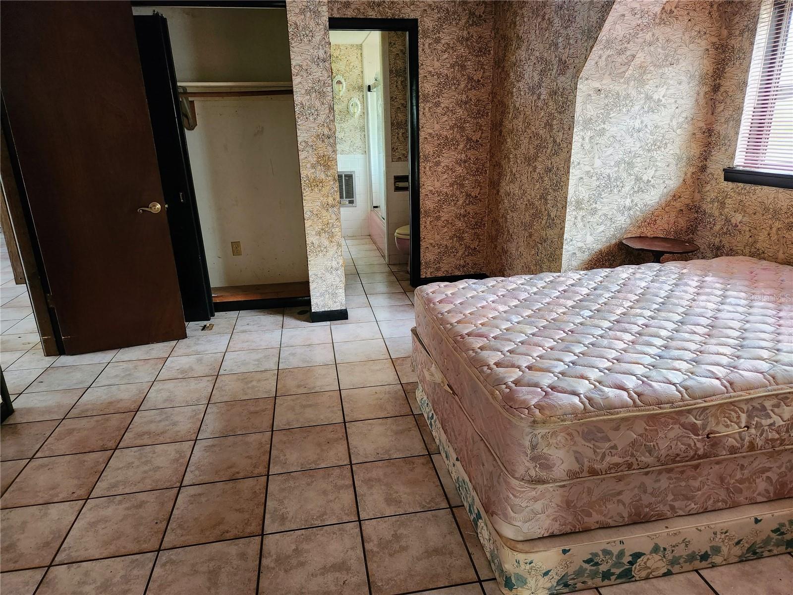 SOUTH VENICE - Residential