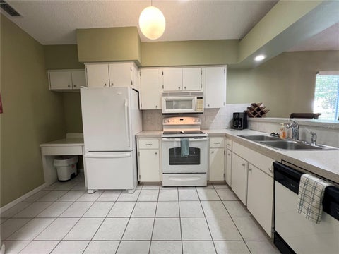 Tiny photo for 1918 NW 50th Circle, Ocala, FL 34482 (MLS # OM731278)