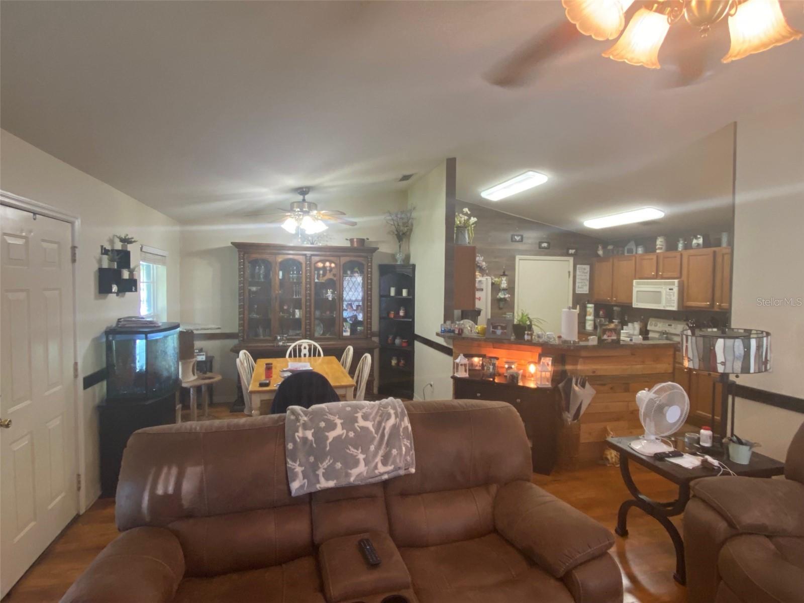 1504 E CALHOUN STREET