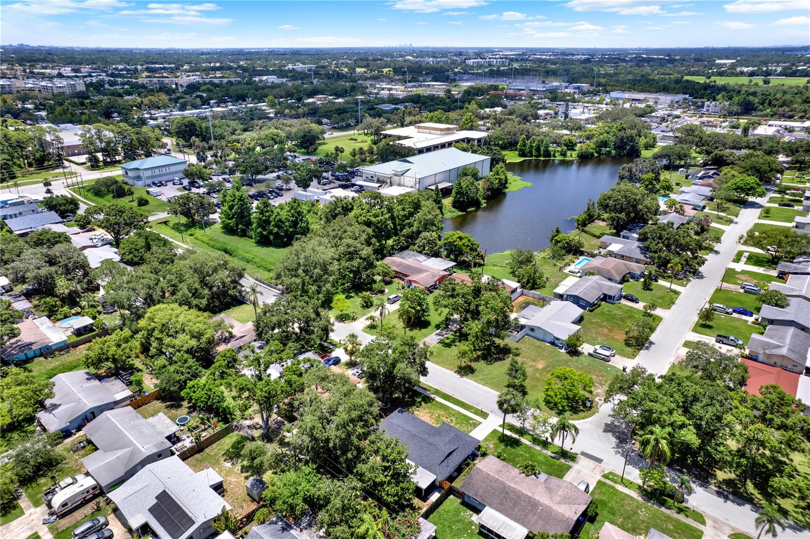 LARGO LAKE VILLAS - Residential