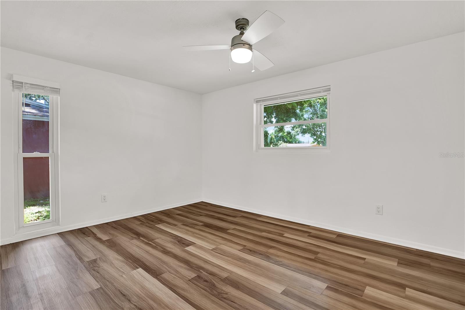 LARGO LAKE VILLAS - Residential