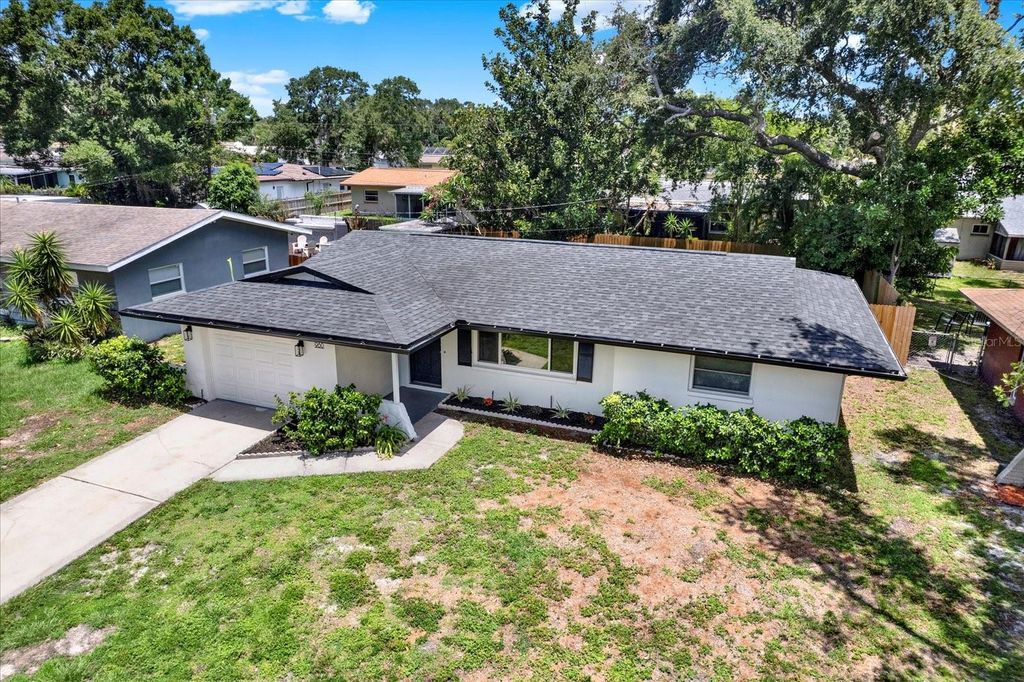 Photo of 980 5th Avenue NE, Largo, FL 33770 (MLS # TB8467360)