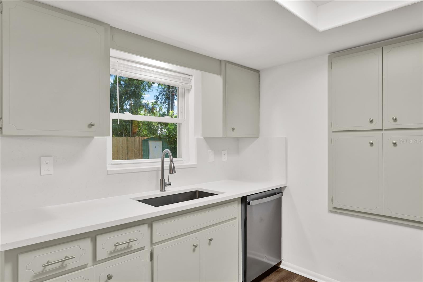 LARGO LAKE VILLAS - Residential