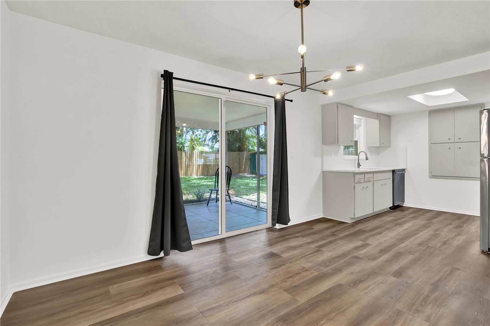 LARGO LAKE VILLAS - Residential