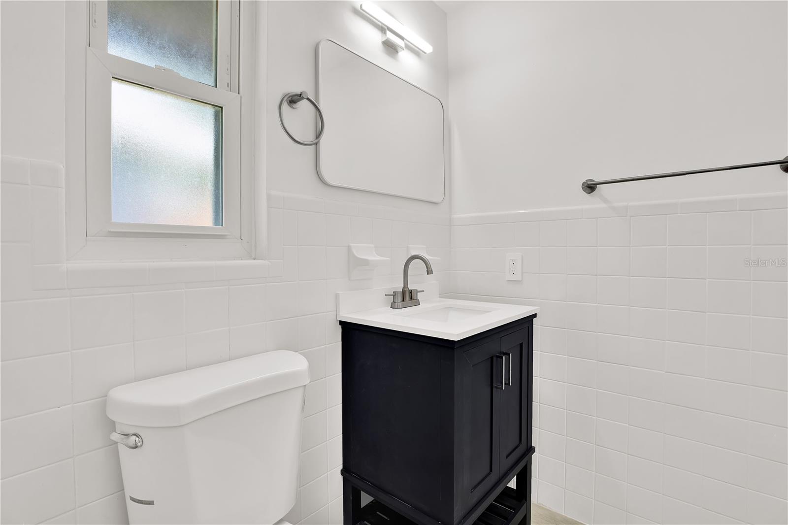 LARGO LAKE VILLAS - Residential