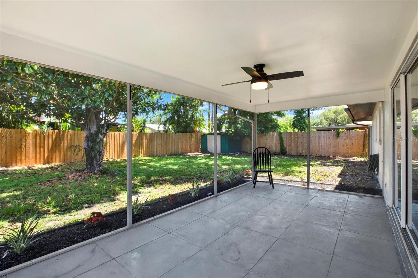 LARGO LAKE VILLAS - Residential