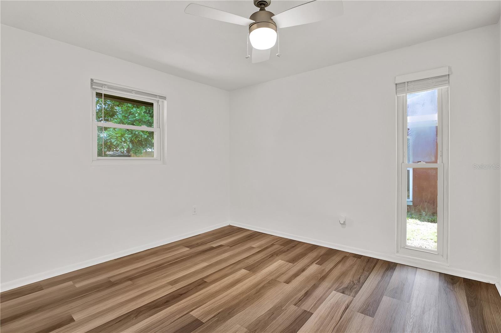 LARGO LAKE VILLAS - Residential