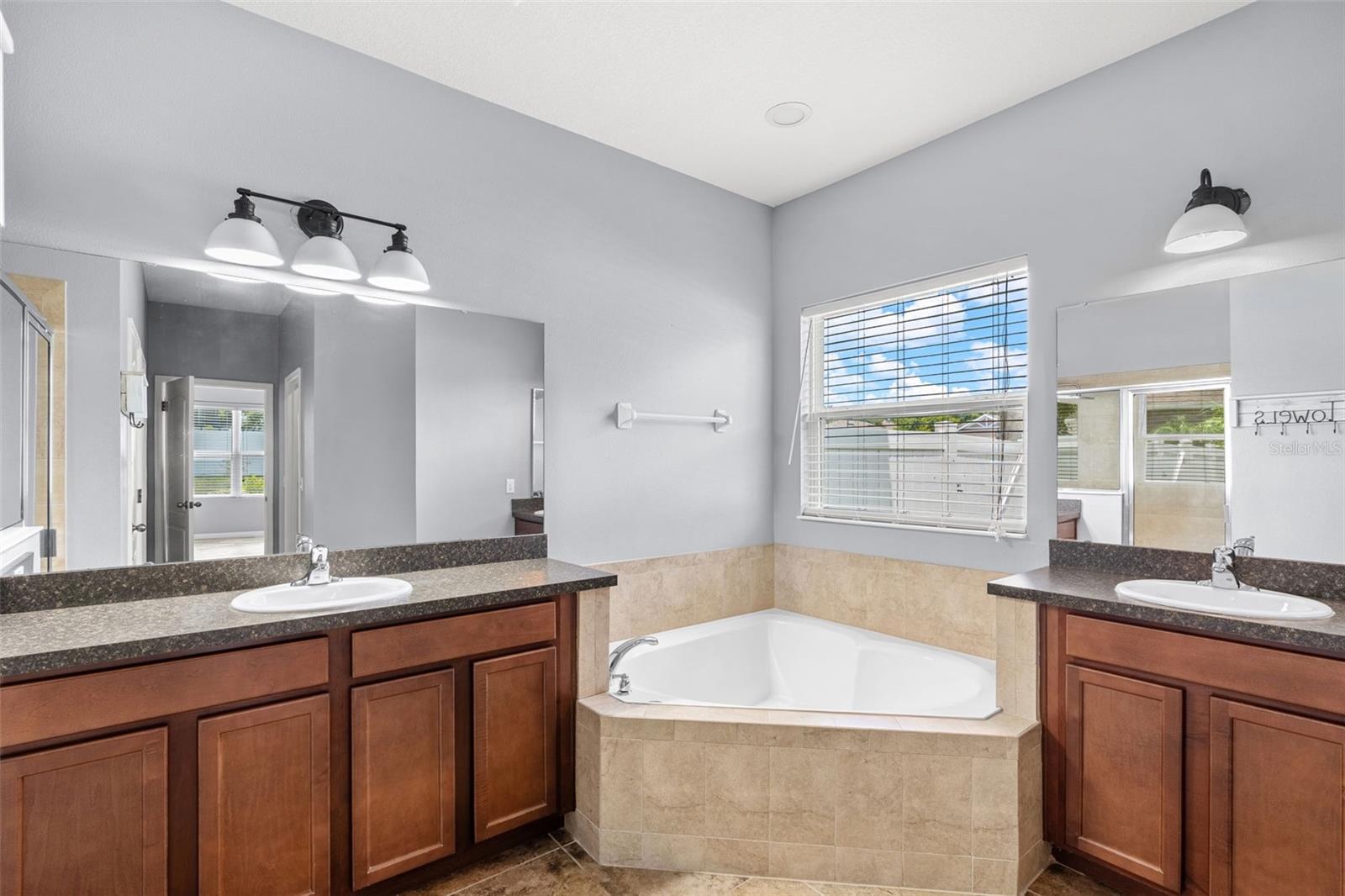 HAMMOCK POINTE - Residential Lease