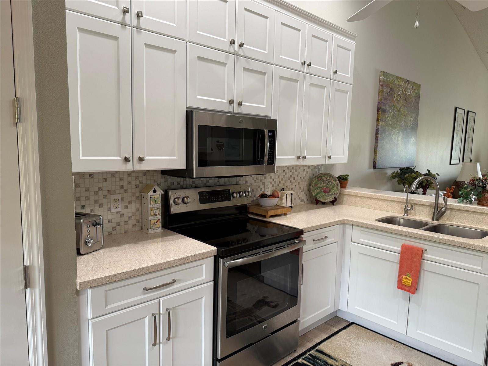 VERANDA 2 AT HERITAGE OAKS - Residential Lease