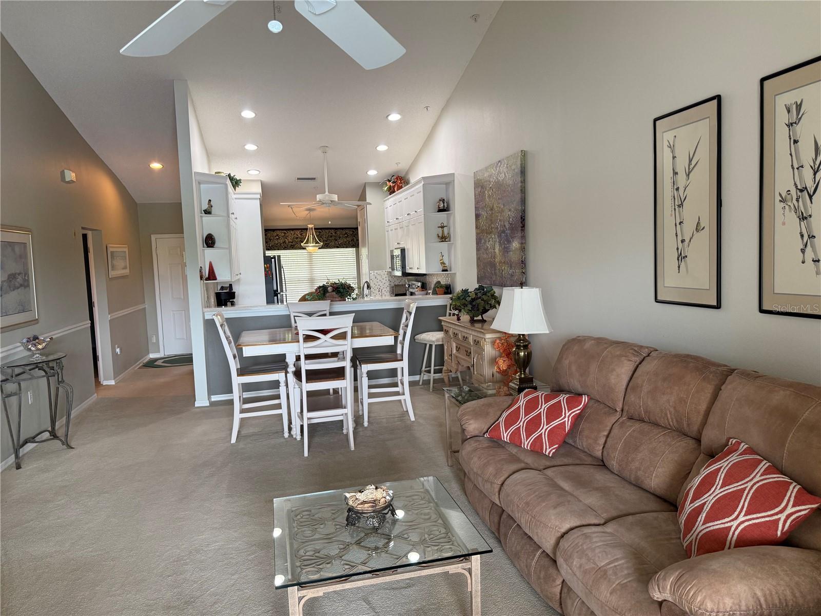 VERANDA 2 AT HERITAGE OAKS - Residential Lease