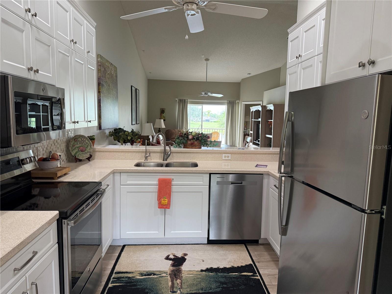 VERANDA 2 AT HERITAGE OAKS - Residential Lease