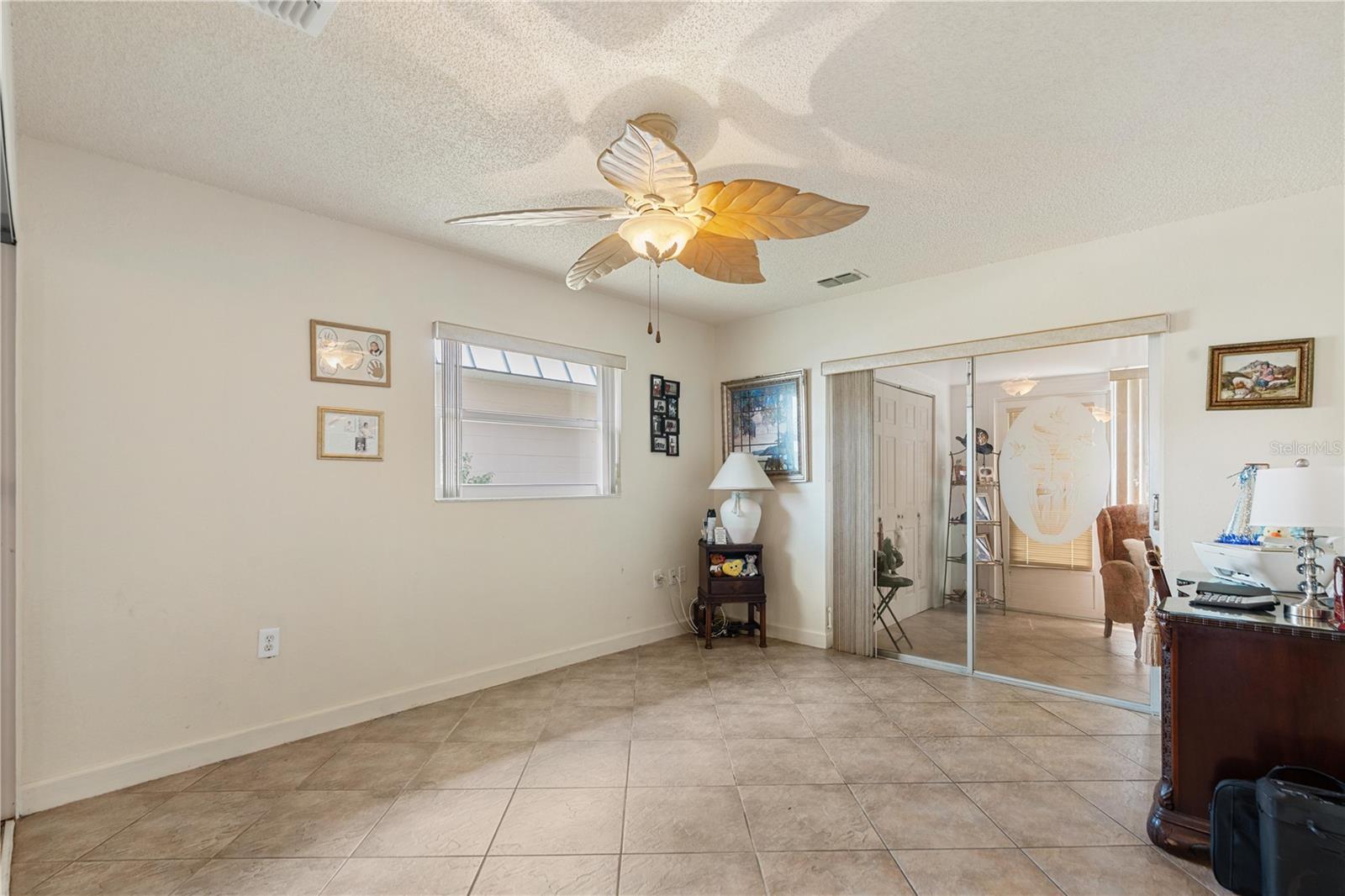 PARADISE POINTE WEST - Residential