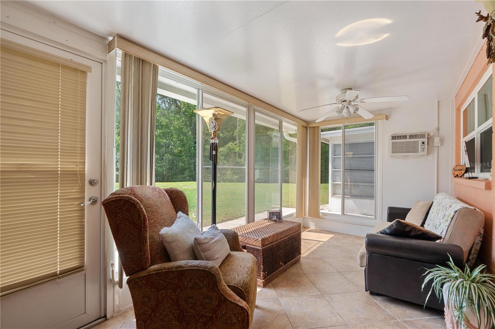 PARADISE POINTE WEST - Residential