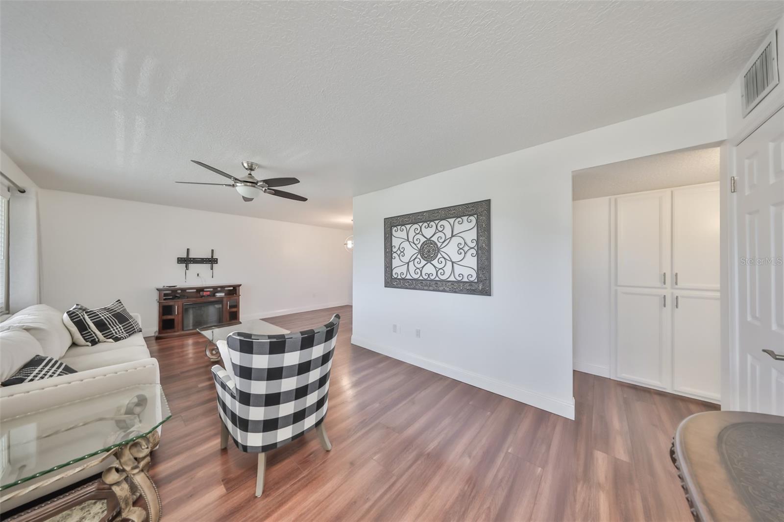 DEL WEBBS SUN CITY FLORIDA UN - Residential