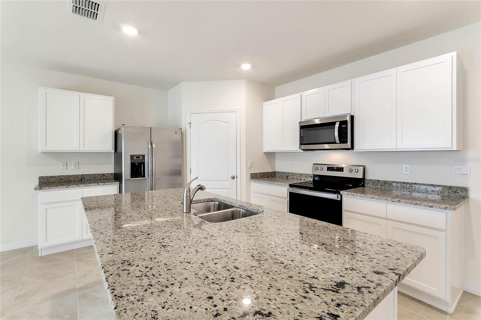 FOREST LAKE PH 1 - Residential Lease