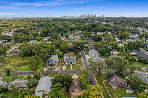 A home in TAMPA