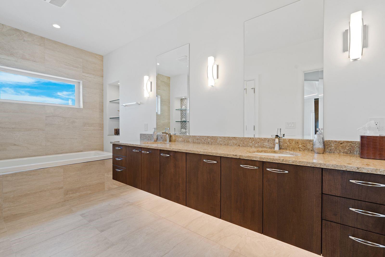 COUNTRY CLUB SHORES, UNIT 5, SEC 3 - Residential