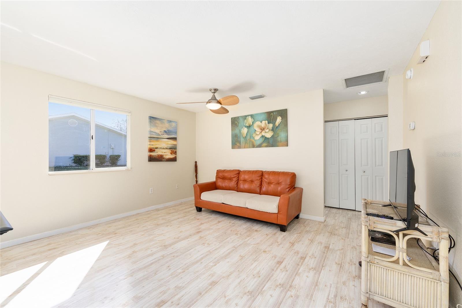 OAK RUN - Residential