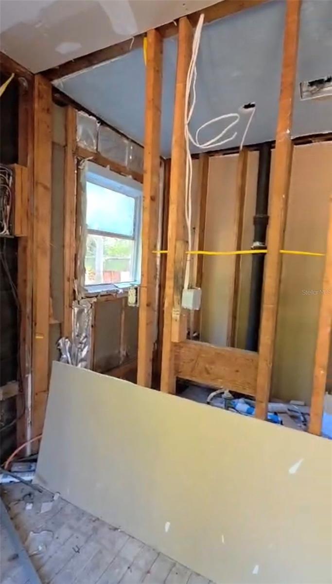 MOUNT PLYMOUTH - Residential