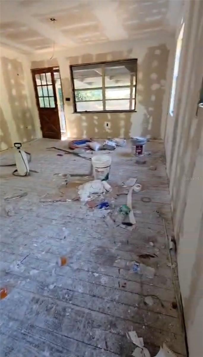 MOUNT PLYMOUTH - Residential