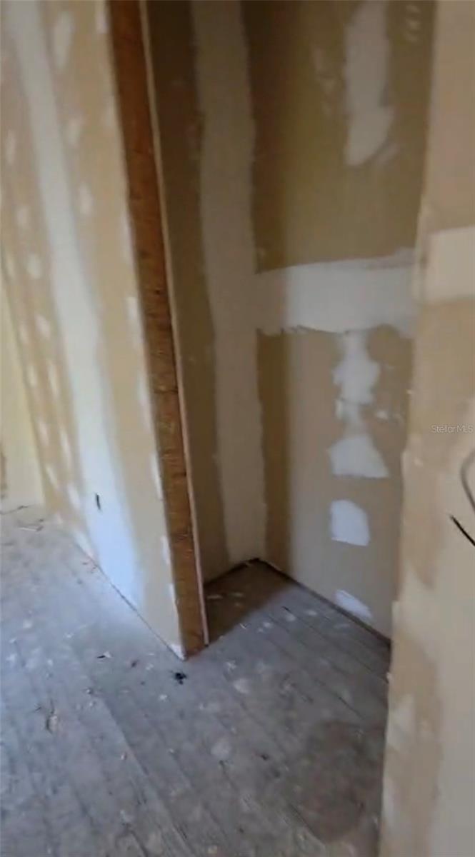 MOUNT PLYMOUTH - Residential