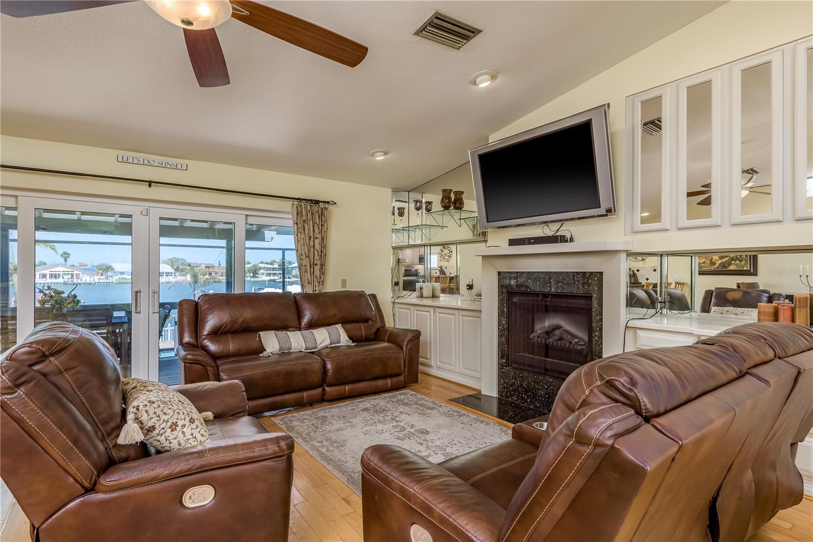 BELLEVUE ESTATES ISLAND 1ST ADD - Residential