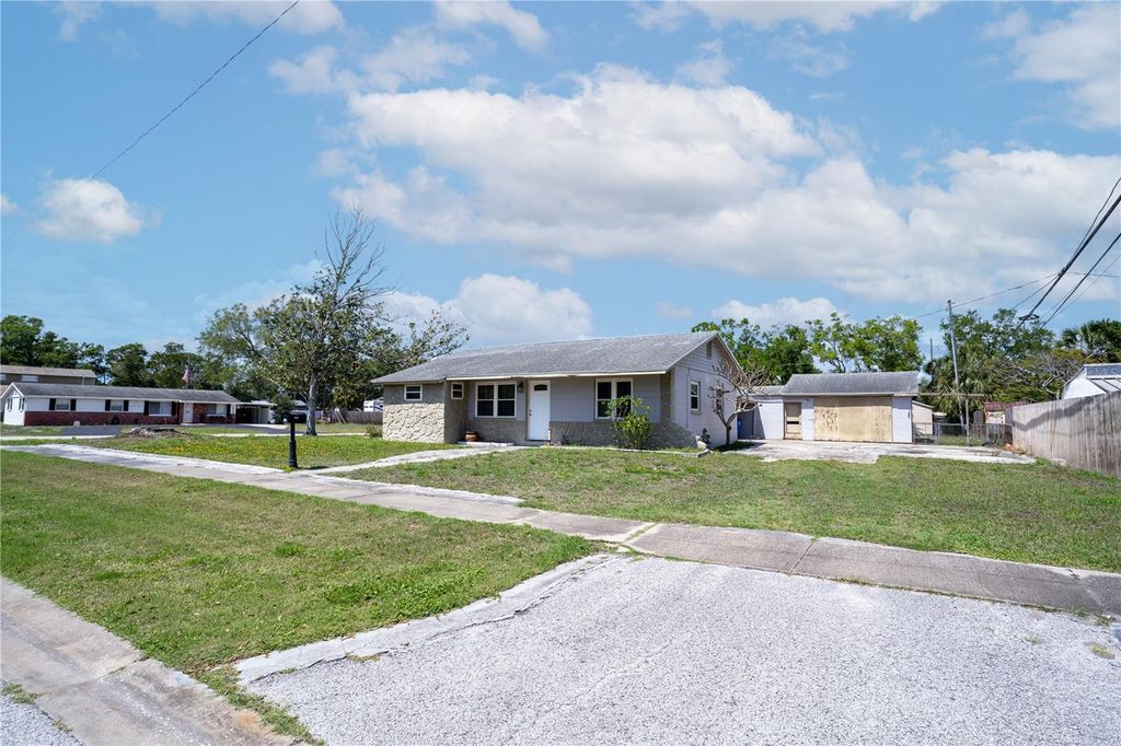 Photo of 701 61st Avenue NE, St Petersburg, FL 33703 (MLS # TB8493060)