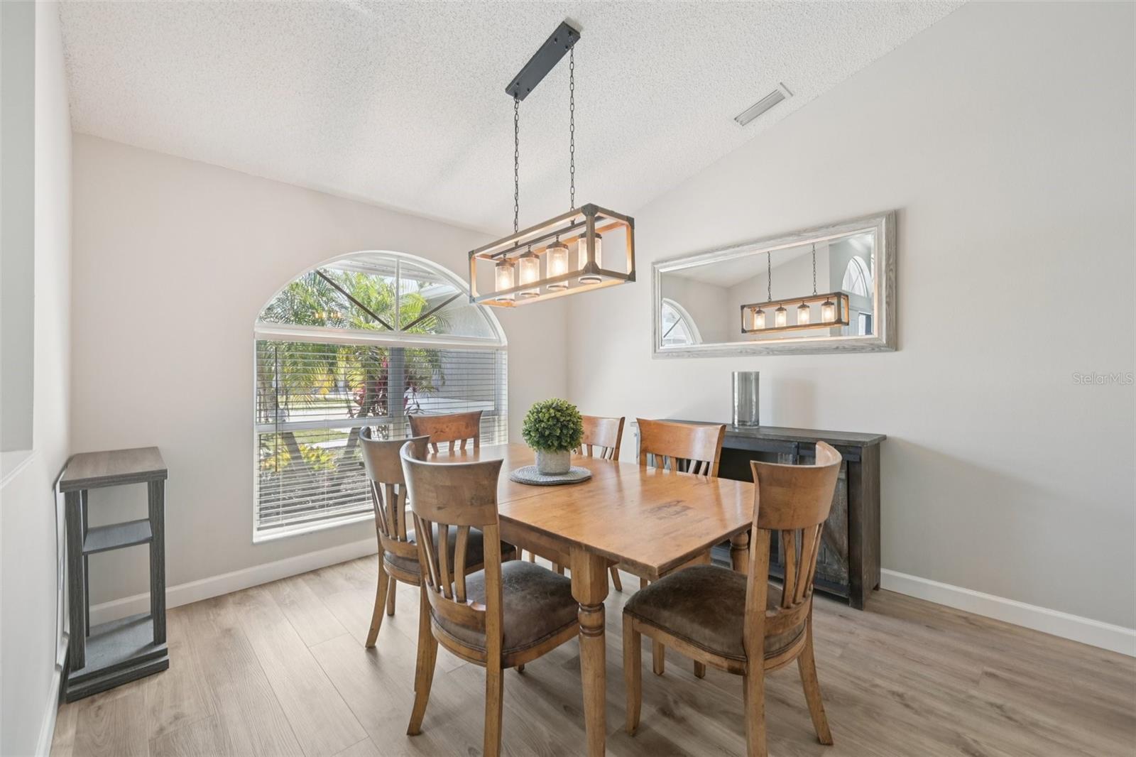 DEER HOLLOW - Residential