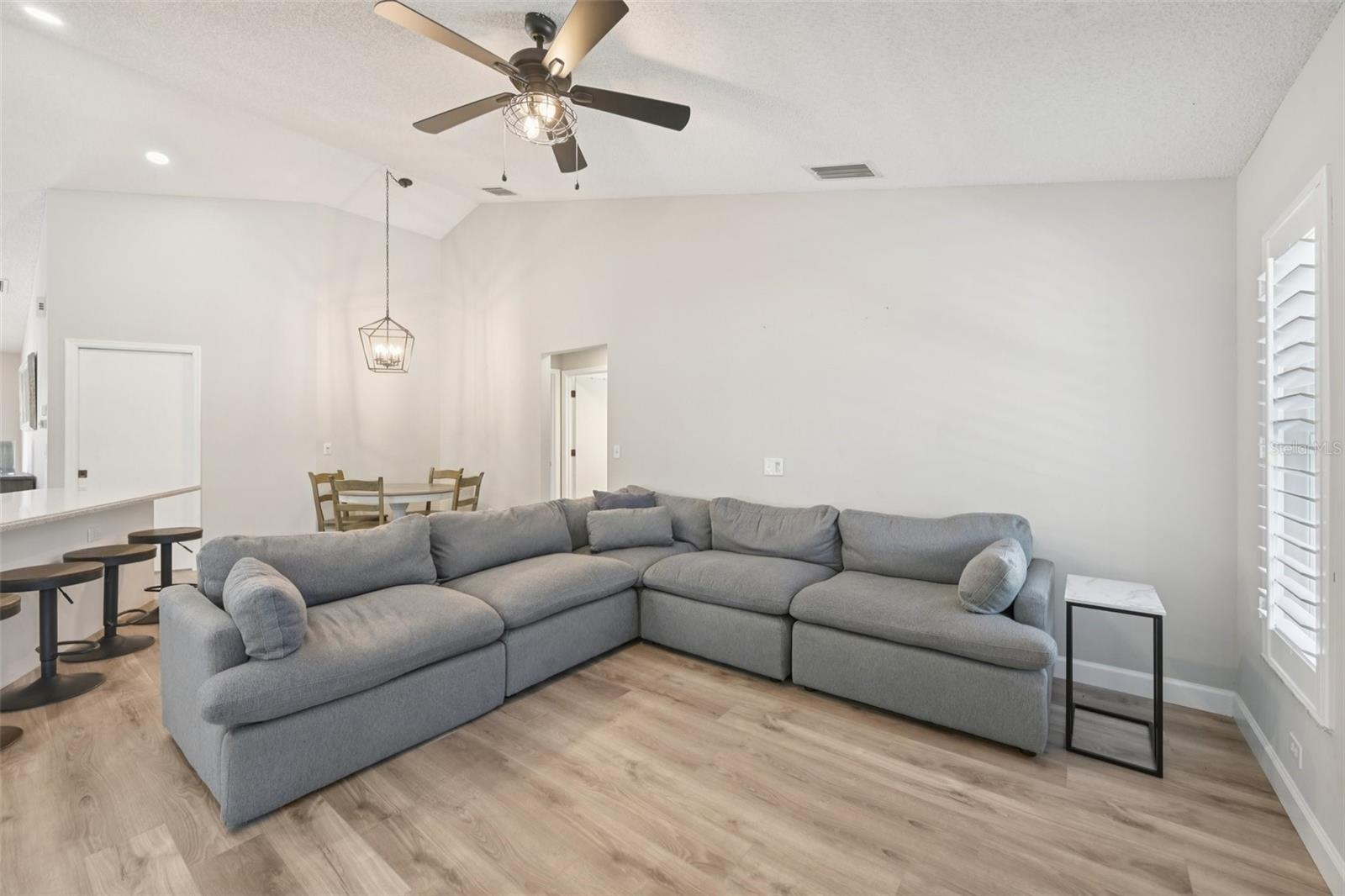 DEER HOLLOW - Residential