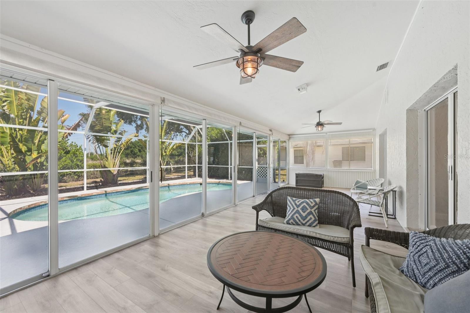 DEER HOLLOW - Residential