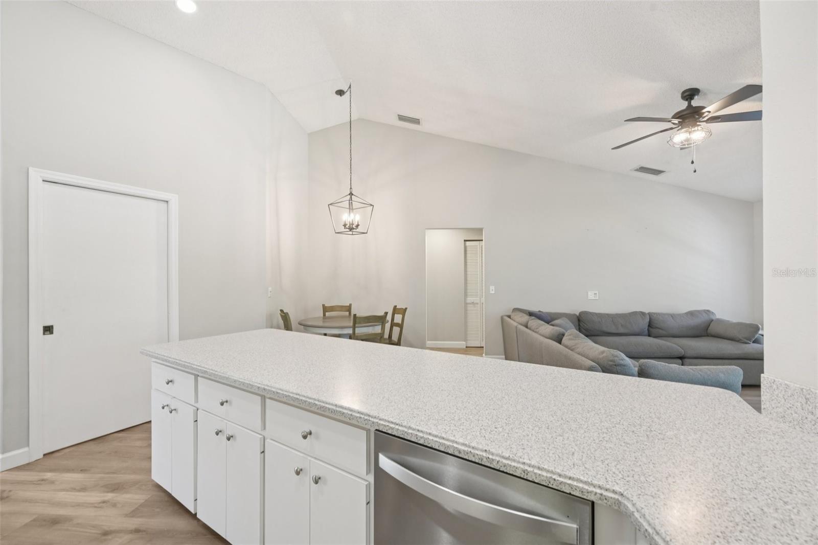 DEER HOLLOW - Residential