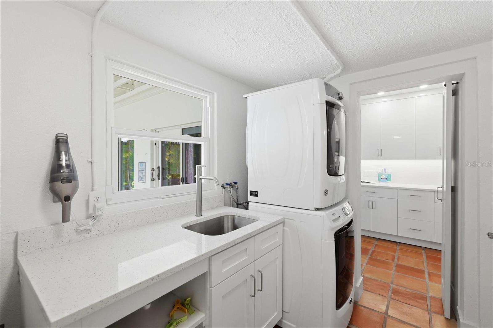 SAINT ARMANDS DIV JOHN RINGLING ESTATES - Residential