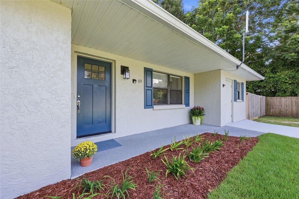 Photo of 115 NE 5th Street, Chiefland, FL 32626 (MLS # GC542945)