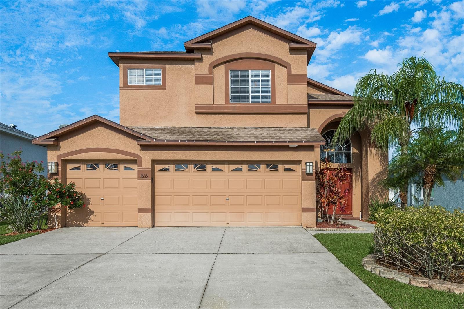 1633 SHADY OAKS DRIVE
