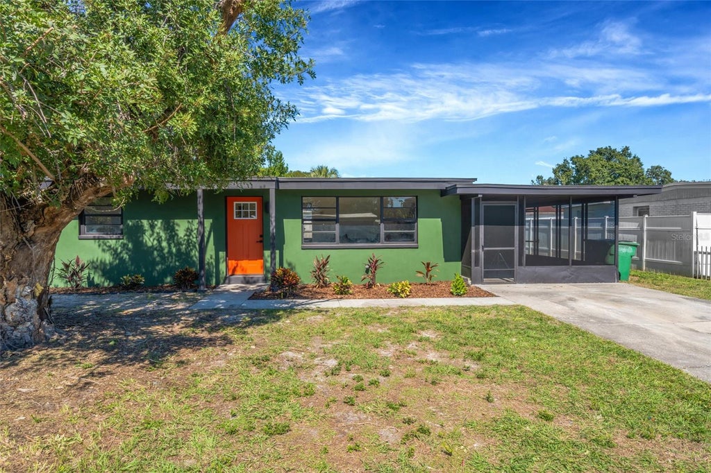 Photo of 4003 W Montgomery Terrace, Tampa, FL 33616 (MLS # TB8559751)