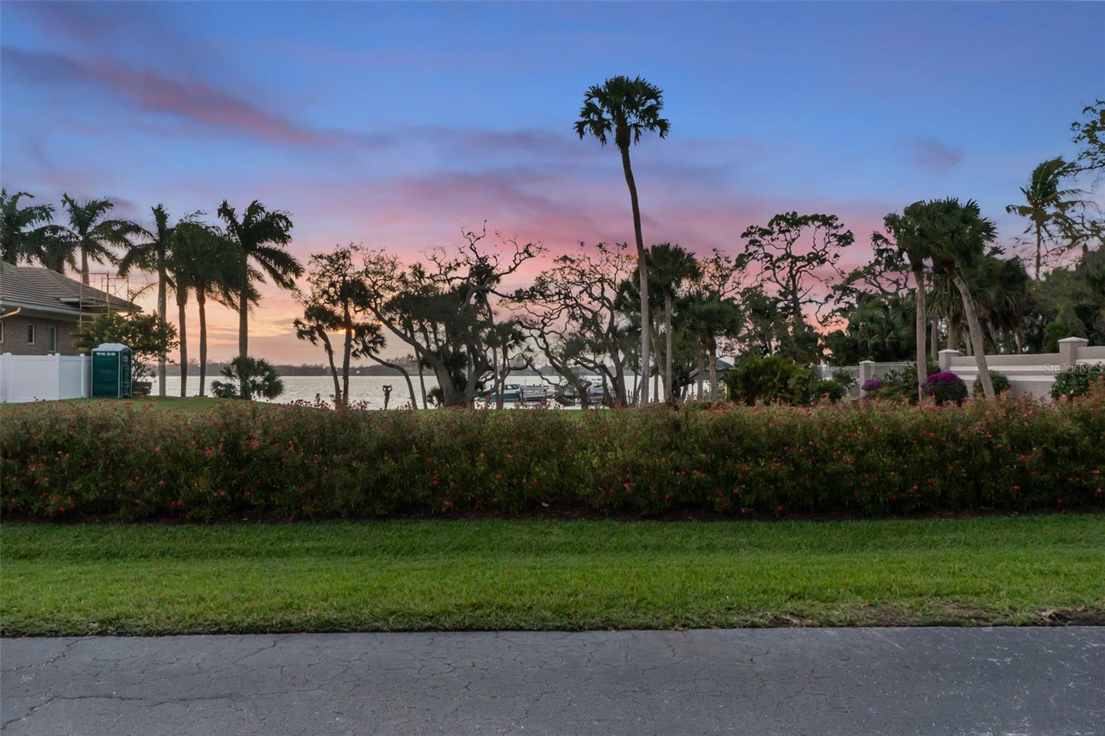 SUNSET PLACE - Residential