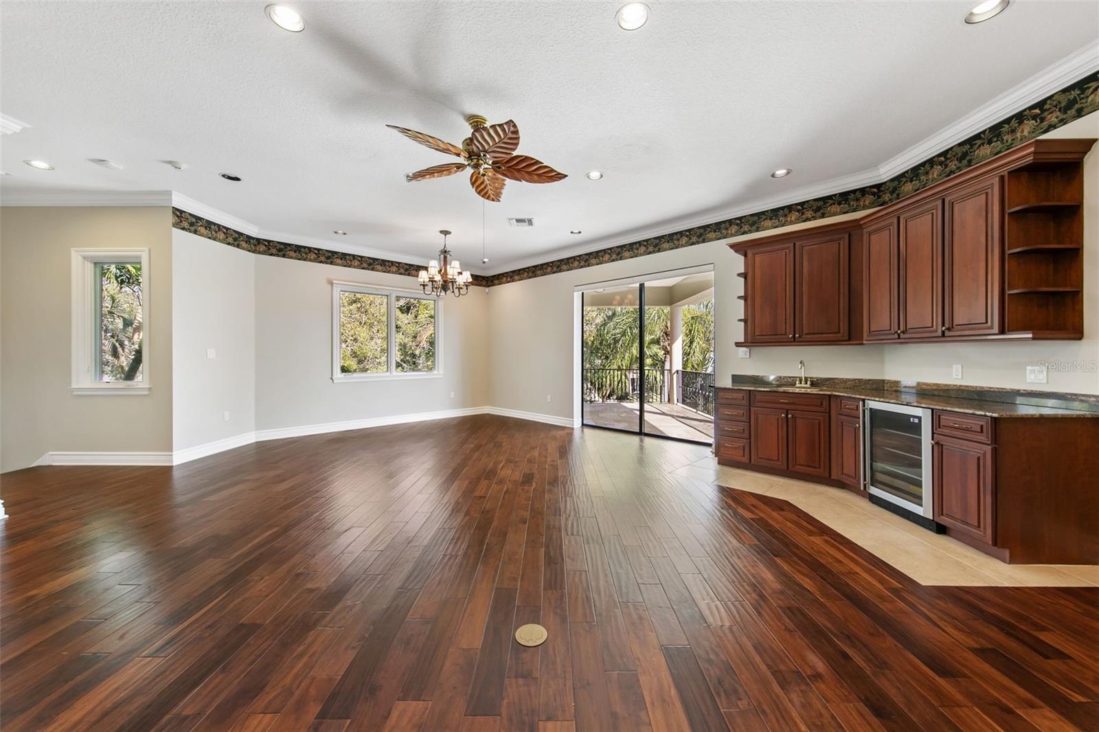 SUNSET PLACE - Residential