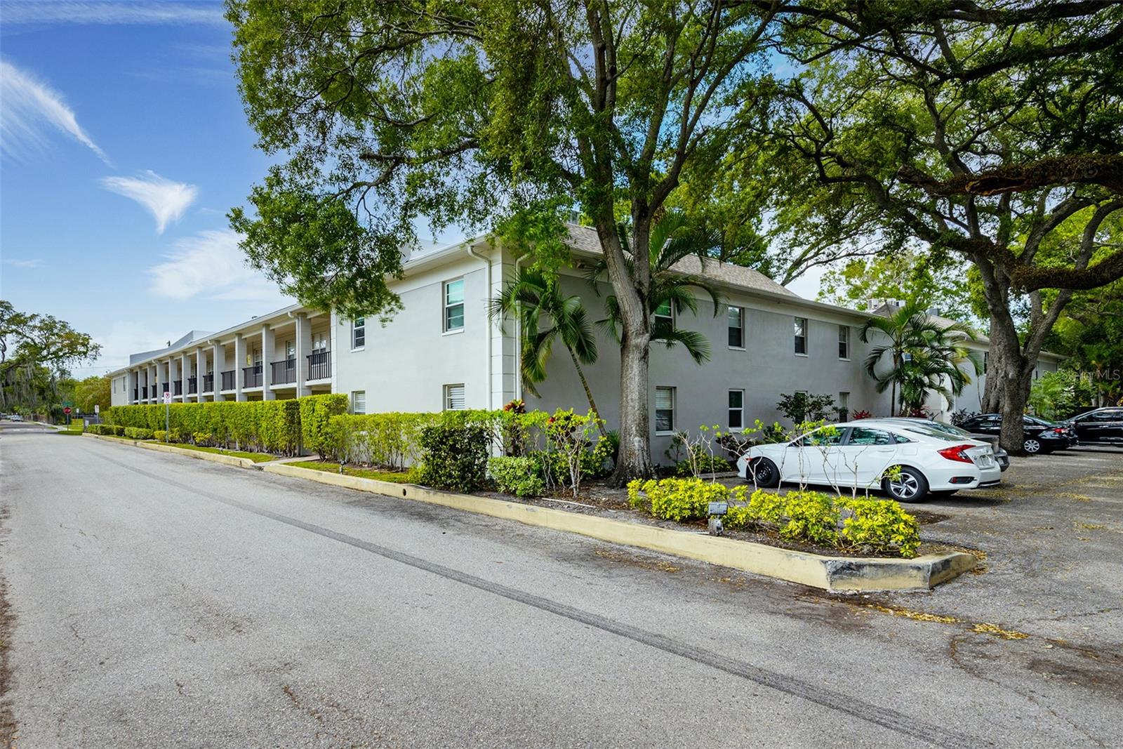 LOCATION, LOCATION, LOCATION! Second floor! Fantastic South Tampa location with a Bayshore Blvd address! This one bedroom one bathroom upgraded unit features FRESH PAINT, wood cabinetry, GRANITE countertops and STAINLESS steel appliances. Ceramic tile throughout the living areas and wood laminate in the bedroom. Clean and move in ready. The community has onsite laundry and a community pool surrounded by tropical landscaping. Just steps to the famous Bayshore Blvd sidewalk, minutes to Downtown Tampa, MacDill AFB, TGH, Hyde Park and a quick drive to St. Pete via the Gandy Bridge. Call or text now to schedule a viewing! Available immediately (with HOA approval, 7-10 days). No pets per the HOA. 12 month minimum lease.