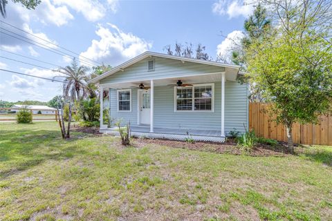 Photo of 3958 2nd Street NW, Lakeland, FL 33810 (MLS # TB8490968)