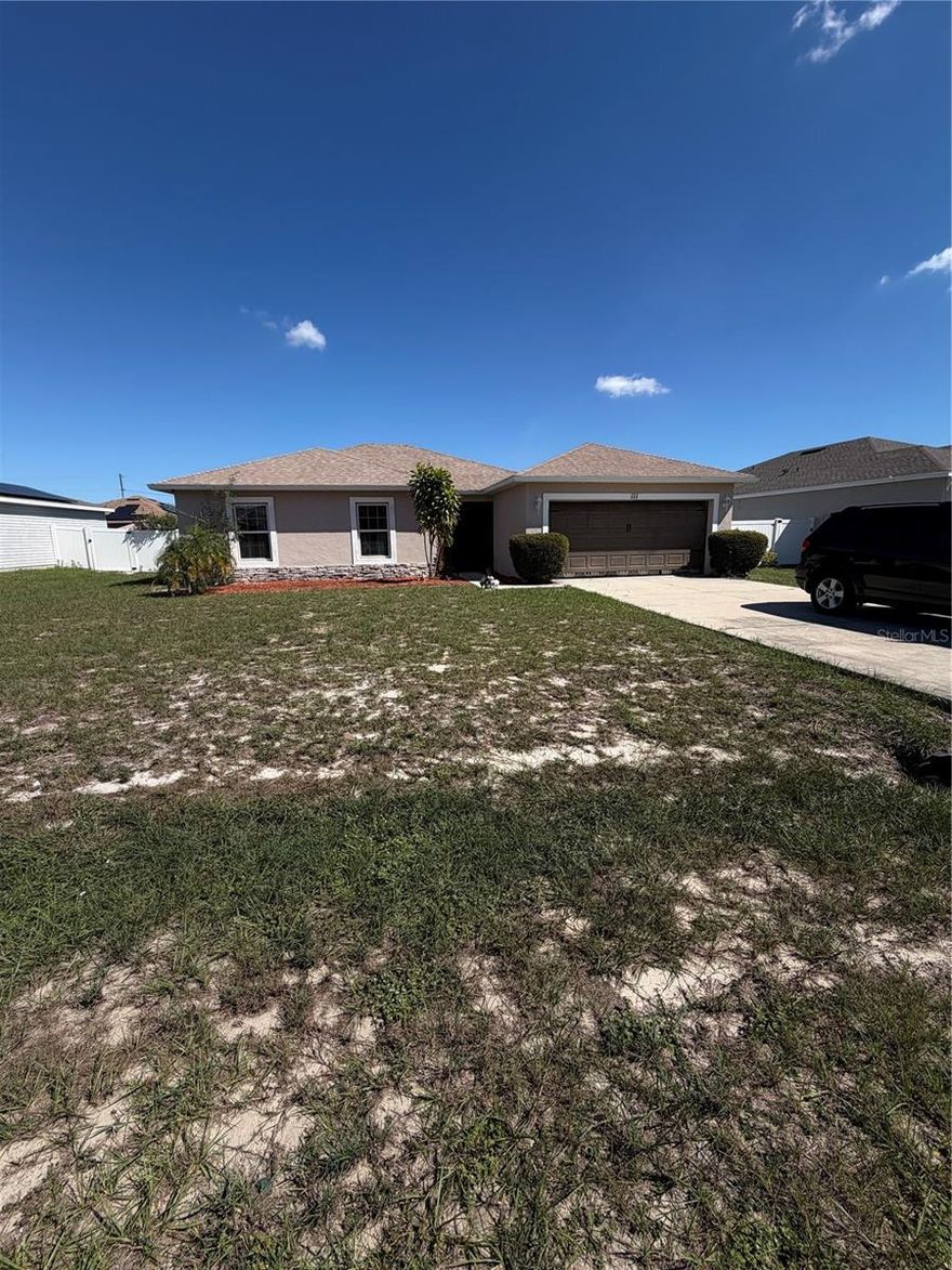 Beutifull home 3 bedroom 2 bath house. Tile throughout , great open space. nice fenced yard to enjoy outdoor activities. Close to major highways, shopping, schools, Disney.
