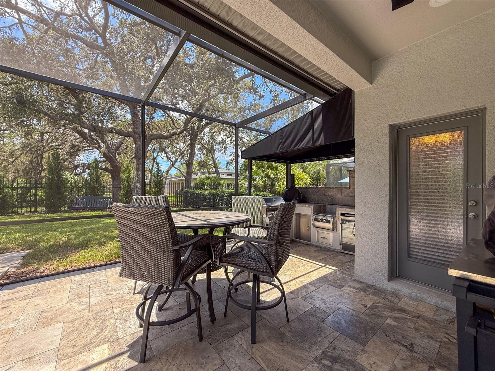 CHAMPIONS CLUB - Residential