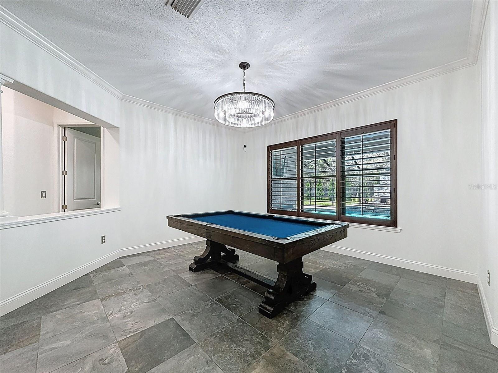CHAMPIONS CLUB - Residential