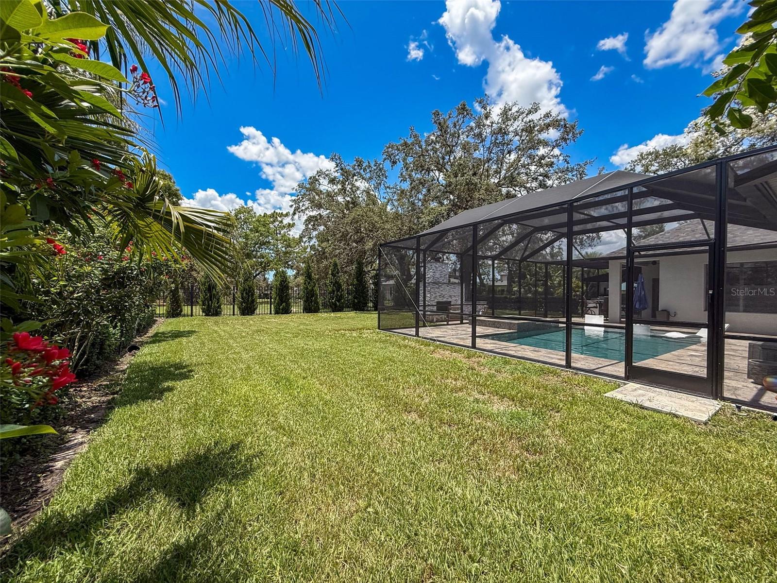 CHAMPIONS CLUB - Residential