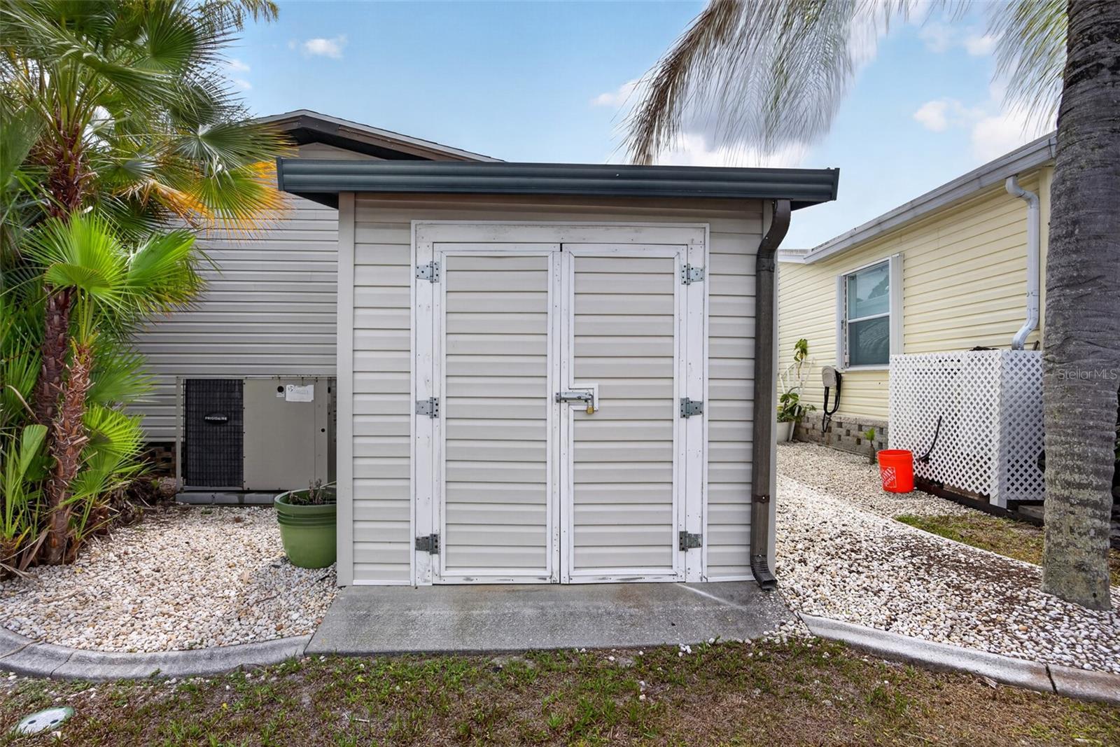BURNT STORE COLONY MHP COOP - Residential