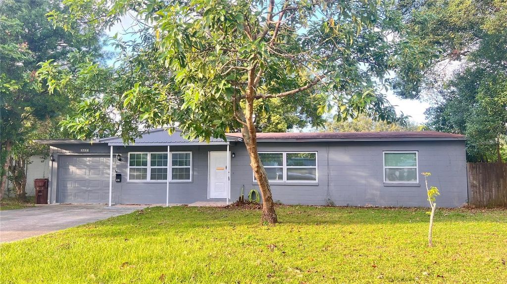 Photo of 2421 Laura Place, Orlando, FL 32803 (MLS # O6377930)